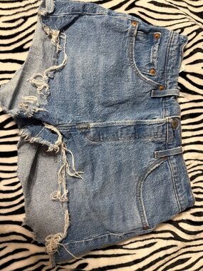 LEVI JEAN SHORTS